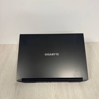 Игровой ноутбук Gigabyte G5 GD / 15.6" (1920x1080) IPS / Intel Core i5-11400H (6 (12) ядер по 2.7 - 4.5 GHz) / 16 GB DDR4 / 512 GB SSD M.2 / nVidia GeForce RTX 3050, 4 GB GDDR6, 128-bit / WebCam