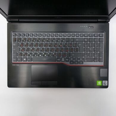 Мобільна робоча станція Fujitsu Celsius H7510 / 15.6" (1920x1080) IPS / Intel Core i7-10850H (6 (12) ядер по 2.7 - 5.1 GHz) / 32 GB DDR4 / 512 GB SSD / nVidia Quadro T1000, 4 GB GDDR6, 128-bit / WebCam / HDMI