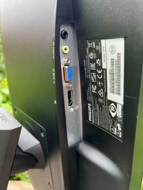 Монітор Philips 243S7E / 24" (1920x1080) IPS / VGA, DisplayPort / VESA 100x100 