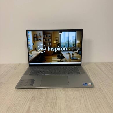 Ноутбук Б-клас Dell Inspiron 16 5620 / 16" (1920x1200) IPS / Intel Core i7-1255U (10 (12) ядер по 1.7 - 4.7 GHz) / 16 GB DDR4 / 512 GB SSD / Intel Iris Xe Graphics / WebCam