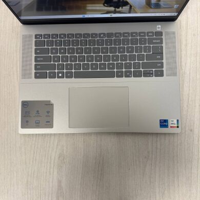 Ноутбук Б-клас Dell Inspiron 16 5620 / 16" (1920x1200) IPS / Intel Core i7-1255U (10 (12) ядер по 1.7 - 4.7 GHz) / 16 GB DDR4 / 512 GB SSD / Intel Iris Xe Graphics / WebCam
