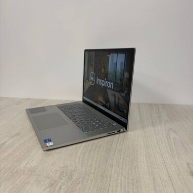 Ноутбук Б-клас Dell Inspiron 16 5620 / 16" (1920x1200) IPS / Intel Core i7-1255U (10 (12) ядер по 1.7 - 4.7 GHz) / 16 GB DDR4 / 512 GB SSD / Intel Iris Xe Graphics / WebCam