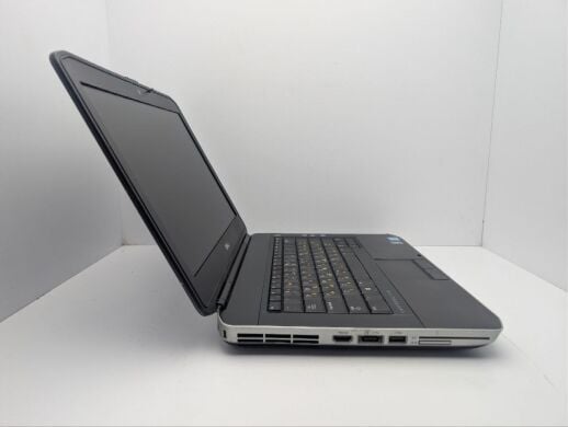 Ноутбук Dell Latitude E5430 / 14" (1366x768) TN / Intel Core i5-3320M (2 (4) ядра по 2.6 - 3.3 GHz) / 8 GB DDR3 / 320 GB HDD / Intel HD Graphics 4000 / WebCam / DVD-ROM