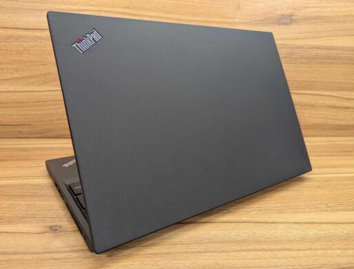 Ноутбук Lenovo ThinkPad T560 / 15.6" (1366x768) TN / Intel Core i5-6200U (2 (4) ядра по 2.3 - 2.8 GHz) / 16 GB DDR3 / 256 GB SSD / Intel HD Graphics 520 / WebCam / Windows 10