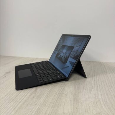 Планшет Microsoft Surface Pro 9 / 13" (2880x1920) IPS Touch / Intel Core i5-1235U (10 (12) ядер по 1.3 - 4.4 GHz) / 8 GB DDR3 / 256 GB SSD / Intel Iris Xe Graphics / WebCam
