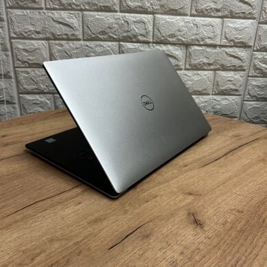 Игровой ноутбук Dell XPS 15 7590 / 15.6" (3840x2160) IPS / Intel Core i7-9750H (6 (12) ядер по 2.6 - 4.5 GHz) / 32 GB DDR4 / 512 GB SSD M.2 / nVidia GeForce GTX 1650, 4 GB GDDR5, 128-bit / WebCam Игровой ноутбук Dell XPS 15 7590 / 15.6" (3840x2160) IPS / Intel Core i7-9750H (6 (12) ядер по 2.6 - 4.5 GHz) / 32 GB DDR4 / 512 GB SSD M.2 / nVidia GeForce GTX 1650, 4 GB GDDR5, 128-bit / WebCam