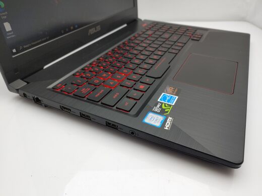 Игровой ноутбук Asus FX503V Black / 15.6" (1920x1080) IPS / Intel Core i7-7700HQ (4 (8) ядра по 2.8 - 3.8 GHz) / 16 GB DDR4 / 1000 GB SSD / nVidia GeForce GTX 1060, 3 GB GDDR5, 192-bit / WebCam