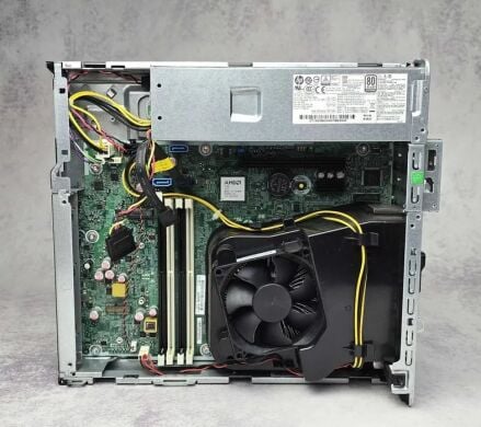 ПК HP EliteDesk 705 G4 SFF / AMD Ryzen 3 2200G (4 ядра по 3.5 - 3.7 GHz) / 8 GB DDR4 / 256 GB SSD / AMD Radeon RX Vega 8 Graphics
