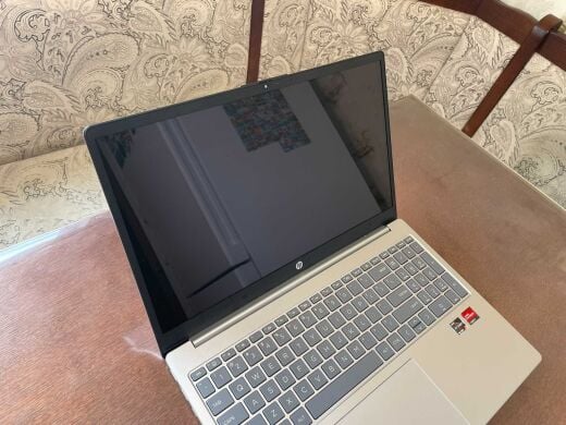 Ультрабук HP 15-fc0399nr / 15.6" (1366x768) TN Touch / AMD Ryzen 3 7320U (4 (8) ядра по 2.4 - 4.1 GHz) / 8 GB DDR5 / 256 GB SSD / AMD Radeon 610M Graphics / WebCam Ультрабук HP 15-fc0399nr / 15.6" (1366x768) TN Touch / AMD Ryzen 3 7320U (4 (8) ядра по 2.4 - 4.1 GHz) / 8 GB DDR5 / 256 GB SSD / AMD Radeon 610M Graphics / WebCam