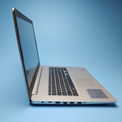 Игровой ноутбук Dell Inspiron 5770 / 17.3" (1920x1080) IPS / Intel Core i7-8550U (4 (8) ядра по 1.8 - 4.0 GHz) / 8 GB DDR4 / 256 GB SSD / AMD Radeon R7 M460, 4 GB GDDR5, 64-bit / WebCam / Win 10 Pro