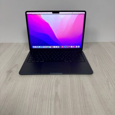 Ультрабук Apple MacBook Air 13 M3 A3113 (2024) / 13.3" (2560x1664) IPS / Apple M3 (8 ядер по 2.7 - 4.1 GHz) / 16 GB DDR5 / 512 GB SSD / Apple M3 Graphics / WebCam / MacOS
