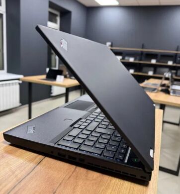 Мобільна робоча станція Lenovo ThinkPad P50 / 15.6" (1920x1080) IPS / Intel Core i7-6700HQ (4 (8) ядра по 2.6 - 3.5 GHz) / 16 GB DDR4 / 256 GB SSD / nVidia Quadro M1000M, 4 GB GDDR5, 128-bit / WebCam /Win 10 Pro
