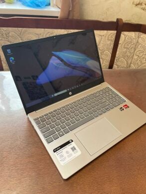 Ультрабук HP 15-fc0399nr / 15.6" (1366x768) TN Touch / AMD Ryzen 3 7320U (4 (8) ядра по 2.4 - 4.1 GHz) / 8 GB DDR5 / 256 GB SSD / AMD Radeon 610M Graphics / WebCam Ультрабук HP 15-fc0399nr / 15.6" (1366x768) TN Touch / AMD Ryzen 3 7320U (4 (8) ядра по 2.4 - 4.1 GHz) / 8 GB DDR5 / 256 GB SSD / AMD Radeon 610M Graphics / WebCam