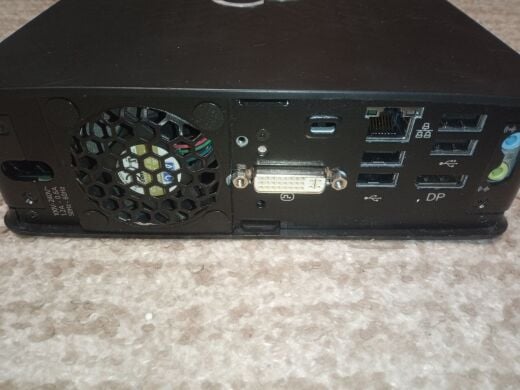 Неттоп Fujitsu Esprimo Q520 USFF / Intel Core i3-4130T (2 (4) ядра по 2.9 GHz) / 4 GB DDR3 / 120 GB SSD / Intel HD Graphics 4400