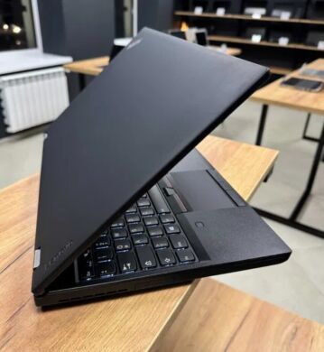 Мобільна робоча станція Lenovo ThinkPad P50 / 15.6" (1920x1080) IPS / Intel Core i7-6700HQ (4 (8) ядра по 2.6 - 3.5 GHz) / 16 GB DDR4 / 256 GB SSD / nVidia Quadro M1000M, 4 GB GDDR5, 128-bit / WebCam /Win 10 Pro