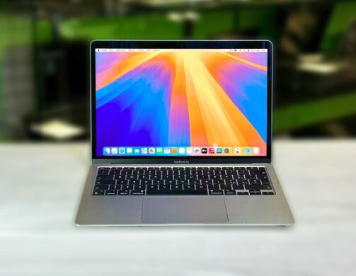 Ультрабук Apple MacBook Air 13 2020 A2337 / 13.3" (2560x1600) IPS / Apple M1 (8 ядер по 2.1 - 3.2 GHz) / 8 GB DDR3 / 512 GB SSD / Apple M1 Graphics / WebCam / MacOS Ультрабук Apple MacBook Air 13 2020 A2337 / 13.3" (2560x1600) IPS / Apple M1 (8 ядер по 2.1 - 3.2 GHz) / 8 GB DDR3 / 512 GB SSD / Apple M1 Graphics / WebCam / MacOS
