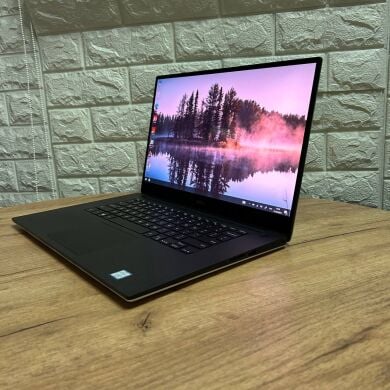 Игровой ноутбук Dell XPS 15 7590 / 15.6" (3840x2160) IPS / Intel Core i7-9750H (6 (12) ядер по 2.6 - 4.5 GHz) / 32 GB DDR4 / 512 GB SSD M.2 / nVidia GeForce GTX 1650, 4 GB GDDR5, 128-bit / WebCam Игровой ноутбук Dell XPS 15 7590 / 15.6" (3840x2160) IPS / Intel Core i7-9750H (6 (12) ядер по 2.6 - 4.5 GHz) / 32 GB DDR4 / 512 GB SSD M.2 / nVidia GeForce GTX 1650, 4 GB GDDR5, 128-bit / WebCam