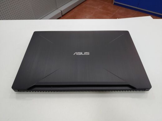 Игровой ноутбук Asus FX503V Black / 15.6" (1920x1080) IPS / Intel Core i7-7700HQ (4 (8) ядра по 2.8 - 3.8 GHz) / 16 GB DDR4 / 1000 GB SSD / nVidia GeForce GTX 1060, 3 GB GDDR5, 192-bit / WebCam