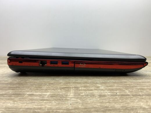 Ноутбук Б-клас Toshiba Qosmio X870-140 / 17.3" (1920x1080) TN / Intel Core i7-3630QM (4 (8) ядра по 2.4 - 3.4 GHz) / 16 GB DDR3 / 240 GB SSD / nVidia GeForce GTX 670M, 3 GB GDDR5, 192-bit / WebCam / DVD-ROM