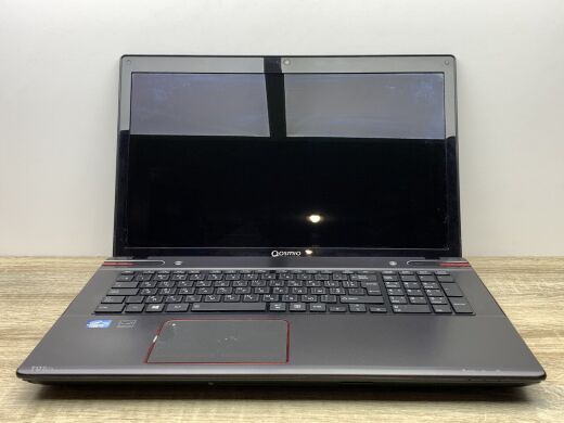 Ноутбук Б-клас Toshiba Qosmio X870-140 / 17.3" (1920x1080) TN / Intel Core i7-3630QM (4 (8) ядра по 2.4 - 3.4 GHz) / 16 GB DDR3 / 240 GB SSD / nVidia GeForce GTX 670M, 3 GB GDDR5, 192-bit / WebCam / DVD-ROM