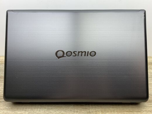 Ноутбук Б-клас Toshiba Qosmio X870-140 / 17.3" (1920x1080) TN / Intel Core i7-3630QM (4 (8) ядра по 2.4 - 3.4 GHz) / 16 GB DDR3 / 240 GB SSD / nVidia GeForce GTX 670M, 3 GB GDDR5, 192-bit / WebCam / DVD-ROM