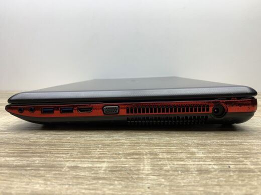 Ноутбук Б-клас Toshiba Qosmio X870-140 / 17.3" (1920x1080) TN / Intel Core i7-3630QM (4 (8) ядра по 2.4 - 3.4 GHz) / 16 GB DDR3 / 240 GB SSD / nVidia GeForce GTX 670M, 3 GB GDDR5, 192-bit / WebCam / DVD-ROM