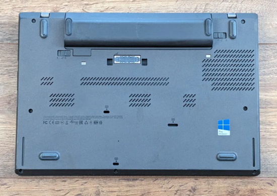 Ультрабук Lenovo ThinkPad T460 / 14" (1920x1080) IPS / Intel Core i5-6200U (2 (4) ядра по 2.3 - 2.8 GHz) / 8 GB DDR3 / 128 GB SSD / Intel HD Graphics 520 / WebCam / Две АКБ Ультрабук Lenovo ThinkPad T460 / 14" (1920x1080) IPS / Intel Core i5-6200U (2 (4) ядра по 2.3 - 2.8 GHz) / 8 GB DDR3 / 128 GB SSD / Intel HD Graphics 520 / WebCam / Две АКБ