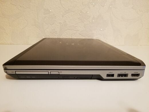 Ігровий ноутбук Dell Latitude E6530 / 15.6" (1920x1080) TN / Intel Core i7-3720QM (4 (8) ядер по 2.6 - 3.6 GHz) / 8 GB DDR3 / 500 GB HDD  / NVIDIA NVS 5200M, 1 MB DDR3, 64-bit / WebCam 