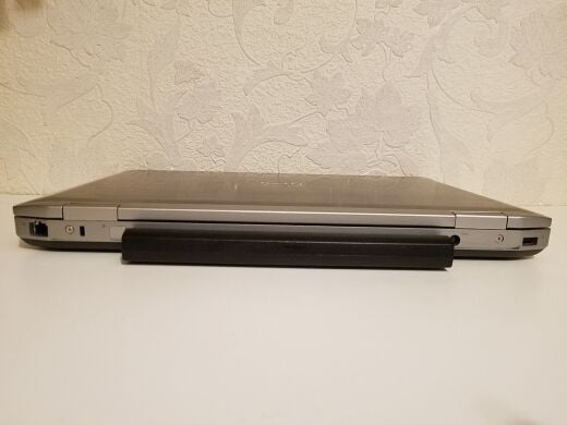 Ігровий ноутбук Dell Latitude E6530 / 15.6" (1920x1080) TN / Intel Core i7-3720QM (4 (8) ядер по 2.6 - 3.6 GHz) / 8 GB DDR3 / 500 GB HDD  / NVIDIA NVS 5200M, 1 MB DDR3, 64-bit / WebCam 