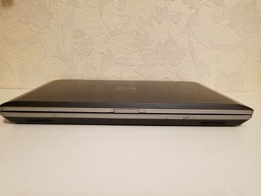 Ігровий ноутбук Dell Latitude E6530 / 15.6" (1920x1080) TN / Intel Core i7-3720QM (4 (8) ядер по 2.6 - 3.6 GHz) / 8 GB DDR3 / 500 GB HDD  / NVIDIA NVS 5200M, 1 MB DDR3, 64-bit / WebCam 