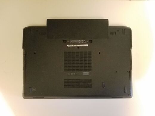 Ігровий ноутбук Dell Latitude E6530 / 15.6" (1920x1080) TN / Intel Core i7-3720QM (4 (8) ядер по 2.6 - 3.6 GHz) / 8 GB DDR3 / 500 GB HDD  / NVIDIA NVS 5200M, 1 MB DDR3, 64-bit / WebCam 