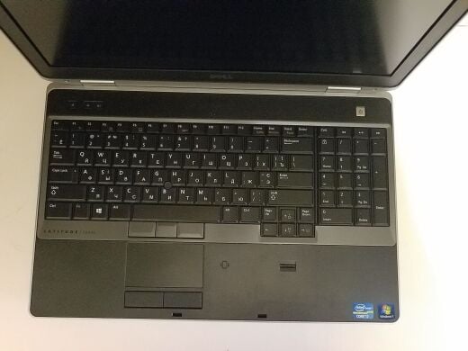 Ігровий ноутбук Dell Latitude E6530 / 15.6" (1920x1080) TN / Intel Core i7-3720QM (4 (8) ядер по 2.6 - 3.6 GHz) / 8 GB DDR3 / 500 GB HDD  / NVIDIA NVS 5200M, 1 MB DDR3, 64-bit / WebCam 