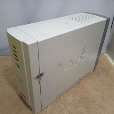ИБП APC Back-UPS RS 800 / 220-240 V / 800 V·А / 540W / 4 выхода / Без АКБ