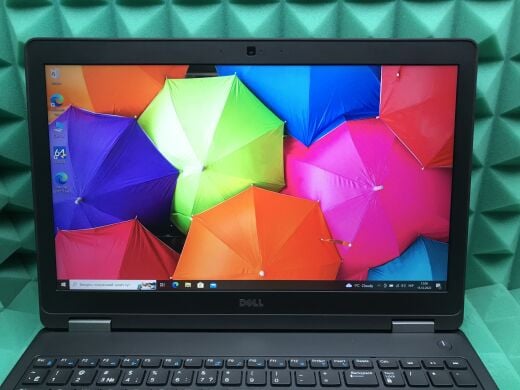 Игровой ноутбук Dell Latitude E5570 / 15.6" (1920x1080) IPS / Intel Core i7-6820HQ (4 (8) ядра по 2.7 - 3.6 GHz) / 16 GB DDR4 / 256 GB SSD M.2 / AMD Radeon R7 M370, 2 GB GDDR5, 128-bit / WebCam / Fingerprint / HDMI / Windows 10 лицензия