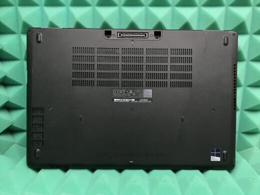 Игровой ноутбук Dell Latitude E5570 / 15.6" (1920x1080) IPS / Intel Core i7-6820HQ (4 (8) ядра по 2.7 - 3.6 GHz) / 16 GB DDR4 / 256 GB SSD M.2 / AMD Radeon R7 M370, 2 GB GDDR5, 128-bit / WebCam / Fingerprint / HDMI / Windows 10 лицензия