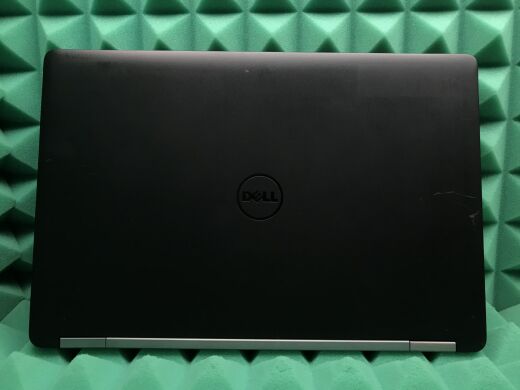 Игровой ноутбук Dell Latitude E5570 / 15.6" (1920x1080) IPS / Intel Core i7-6820HQ (4 (8) ядра по 2.7 - 3.6 GHz) / 16 GB DDR4 / 256 GB SSD M.2 / AMD Radeon R7 M370, 2 GB GDDR5, 128-bit / WebCam / Fingerprint / HDMI / Windows 10 лицензия