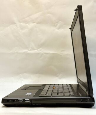 Мобильная рабочая станция Б-класс HP EliteBook 8760w / 17.3" (1600x900) TN / Intel Core i7-2620M (2 (4) ядра по 2.7 - 3.4 GHz) / 8 GB DDR3 / 120 GB SSD + 500 GB HDD / AMD FirePro M5950, 1 GB GDDR5, 128-bit / WebCam / Windows 10 Pro