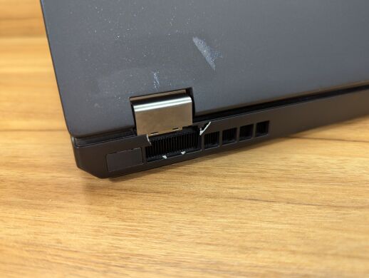 Мобільна робоча станція Б-клас Lenovo ThinkPad P52 / 15.6" (1920x1080) IPS / Intel Xeon E-2176M (6 (12) ядер по 2.7 - 4.4 GHz) / 32 GB DDR4 / 512 GB SSD / nVidia Quadro P2000, 4 GB GDDR5, 128-bit / TouchID / WebCam / Windows 10