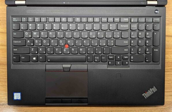 Мобільна робоча станція Б-клас Lenovo ThinkPad P52 / 15.6" (1920x1080) IPS / Intel Xeon E-2176M (6 (12) ядер по 2.7 - 4.4 GHz) / 32 GB DDR4 / 512 GB SSD / nVidia Quadro P2000, 4 GB GDDR5, 128-bit / TouchID / WebCam / Windows 10