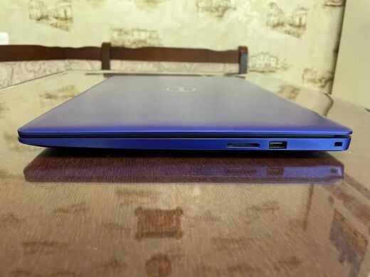 Ноутбук Dell Inspiron 3593 / 15.6" (1920x1080) TN Touch / Intel Core i7-1065G7 (4 (8) ядра по 1.3 - 3.9 GHz) / 8 GB DDR4 / 256 GB SSD / Intel Iris Plus Graphics / WebCam