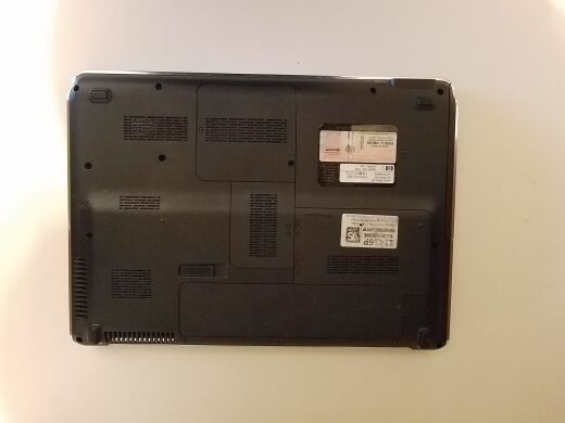 Ноутбук HP Pavilion dv5 / 15.4" (1280x800) TN / Intel Core 2 Duo P8600 (2 ядра по 2.4 GHz) / 4 GB DDR2 / 128 GB SSD / nVidia GeForce 9600M GT, 512 MB DDR2, 128-bit / DVD-ROM / WebCam