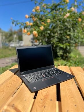Ноутбук Lenovo ThinkPad T495 / 14" (1920x1080) IPS / AMD Ryzen 5 PRO 3500U (4 (8) ядра по 2.1 - 3.7 GHz) / 16 GB DDR4 / 256 GB SSD M.2 / AMD Radeon RX Vega 8 Graphics / WebCam