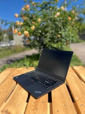Ноутбук Lenovo ThinkPad T495 / 14" (1920x1080) IPS / AMD Ryzen 5 PRO 3500U (4 (8) ядра по 2.1 - 3.7 GHz) / 16 GB DDR4 / 256 GB SSD M.2 / AMD Radeon RX Vega 8 Graphics / WebCam