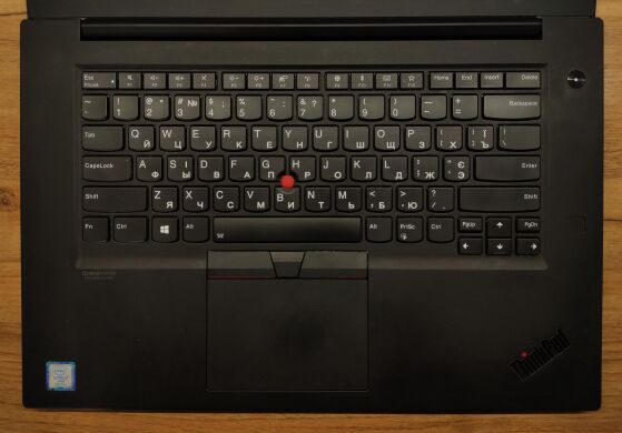 Ноутбук рабочая станция Lenovo ThinkPad P1 Gen 2 / 15.6" (1920x1080) IPS / Intel Core i7-9850H (6 (12) ядер по 2.6 - 4.6 GHz) / 32 GB DDR4 / 512 GB SSD / nVidia Quadro T2000, 4 GB GDDR5, 128-bit / WebCam / Fingerprint / Windows 10