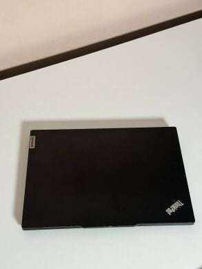 Ультрабук Б-класс Lenovo ThinkPad E14 Gen 5 / 14" (1920x1080) IPS / Intel Core i5-1335U (10 (12) ядер по 3.4 - 4.6 GHz) / 8 GB DDR4 / 256 GB SSD / Intel Iris Xe Graphics / WebCam / New АКБ / Windows 11