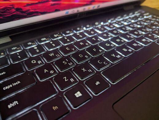 Ультрабук Dell Latitude 7520 / 15.6" (1920x1080) IPS / Intel Core i7-1185G7 (4 (8) ядра по 3.0 - 4.8 GHz) / 16 GB DDR4 / 512 GB SSD / Intel Iris Xe Graphics / TouchID / WebCam / Windows 11