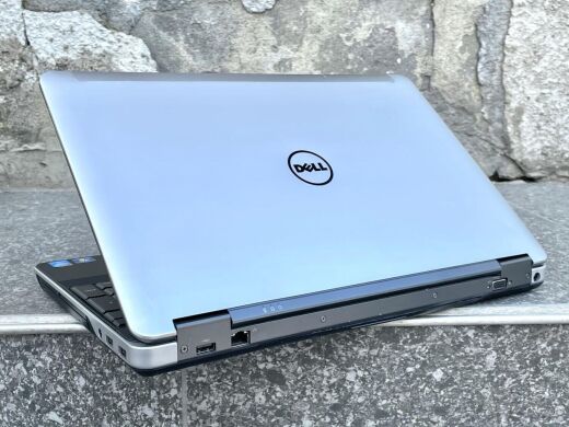 Игровой ноутбук Dell Latitude E6540 / 15.6" (1920x1080) IPS / Intel Core i7-4800MQ (4 (8) ядра по 2.7 - 3.7 GHz) / 8 GB DDR3 / 240 GB SSD NEW / AMD Radeon HD 8790M, 2 GB GDDR5, 128-bit / АКБ NEW