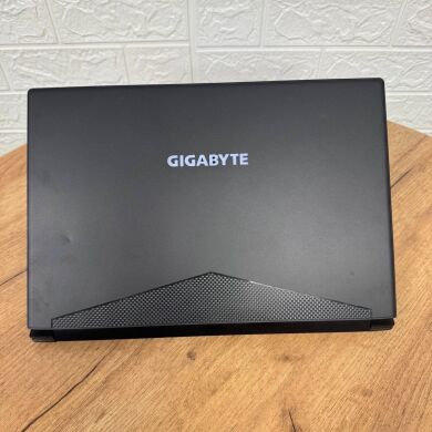 Игровой ноутбук Б-класс Gigabyte Aero 15 Classic WA / 15.6" (1920x1080) IPS / Intel Core i7-9750H (6 (12) ядер по 2.6 - 4.5 GHz) / 16 GB DDR4 / 512 GB SSD / nVidia GeForce RTX 2060, 6 GB GDDR6, 192-bit / WebCam