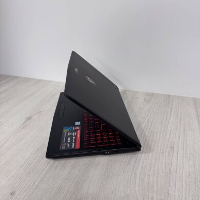 Ігровий ноутбук Б-клас MSI GL62M 7REX / 15.6" (1920x1080) TN / Intel Core i7-7700HQ (4 (8) ядра по 2.8 - 3.8 GHz) / 16 GB DDR4 / 128 GB SSD NVMe + 1000 GB HDD / nVidia GeForce GTX 1050 Ti, 4 GB GDDR5, 128-bit / WebCam Ігровий ноутбук Б-клас MSI GL62M 7REX / 15.6" (1920x1080) TN / Intel Core i7-7700HQ (4 (8) ядра по 2.8 - 3.8 GHz) / 16 GB DDR4 / 128 GB SSD NVMe + 1000 GB HDD / nVidia GeForce GTX 1050 Ti, 4 GB GDDR5, 128-bit / WebCam