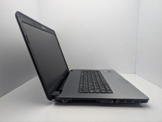 Ноутбук Medion Akoya P7624 / 17.3" (1600x900) TN / Intel Core i5-2450M (2 (4) ядра по 2.5 - 3.1 GHz) / 6 GB DDR3 / 1000 GB HDD / nVidia GeForce GT 630M, 1 GB GDDR3, 128-bit / WebCam / АКБ не держит Ноутбук Medion Akoya P7624 / 17.3" (1600x900) TN / Intel Core i5-2450M (2 (4) ядра по 2.5 - 3.1 GHz) / 6 GB DDR3 / 1000 GB HDD / nVidia GeForce GT 630M, 1 GB GDDR3, 128-bit / WebCam / АКБ не держит